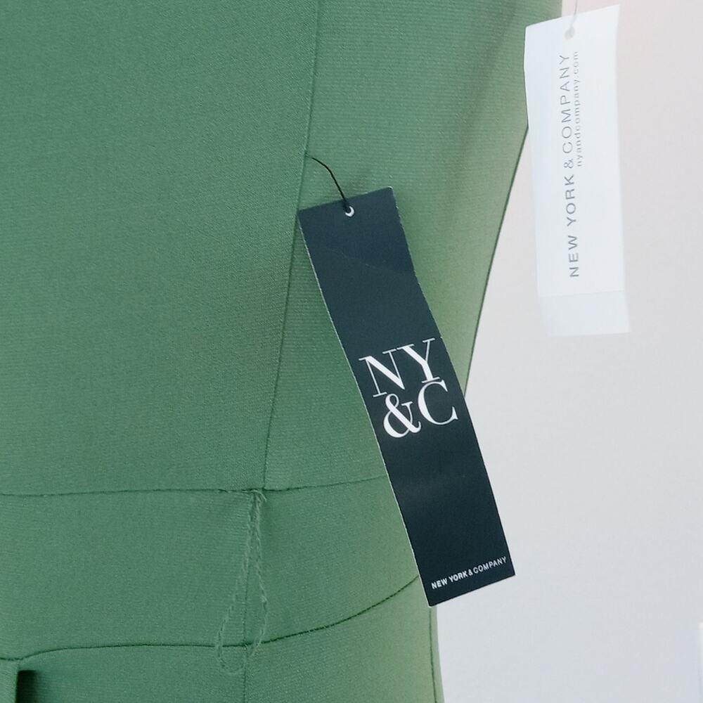 NEW YORK & COMPANY Green Paradise Halter Wide Leg Jumpsuit Cropped Coastal Chic - Picture 2 of 16